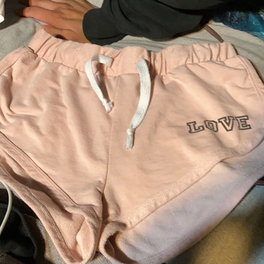 Light pink short shorts